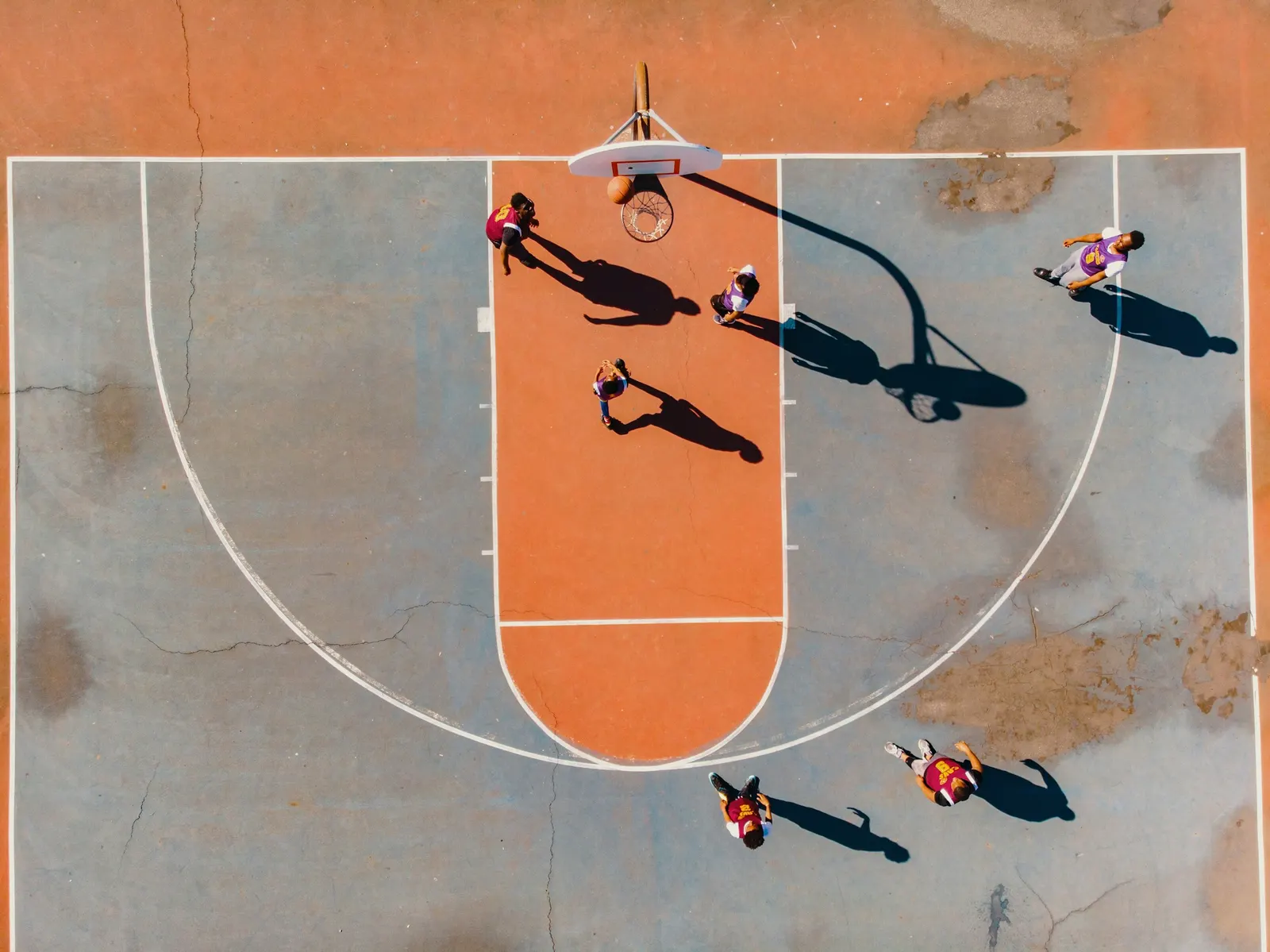Como ser descoberto por um olheiro de basquete: guia para jovens promessas